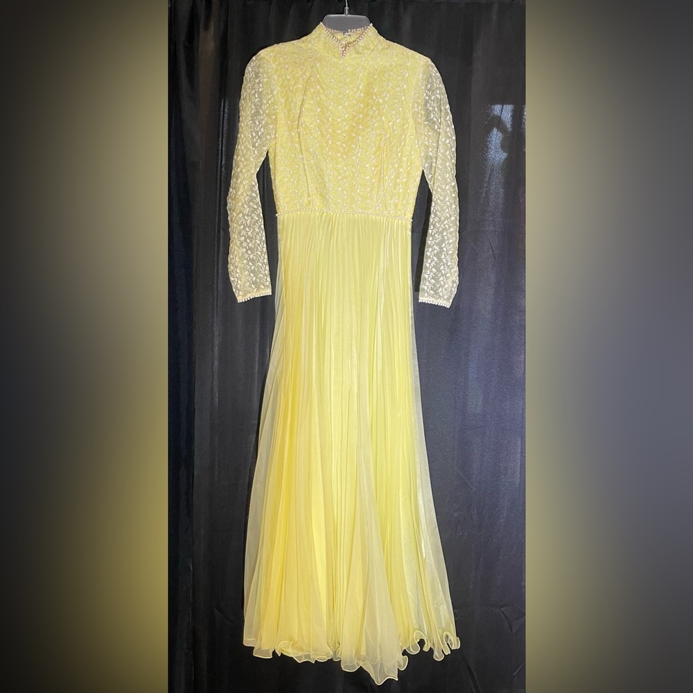 Super Groovy 1970s Prom / Party Dress